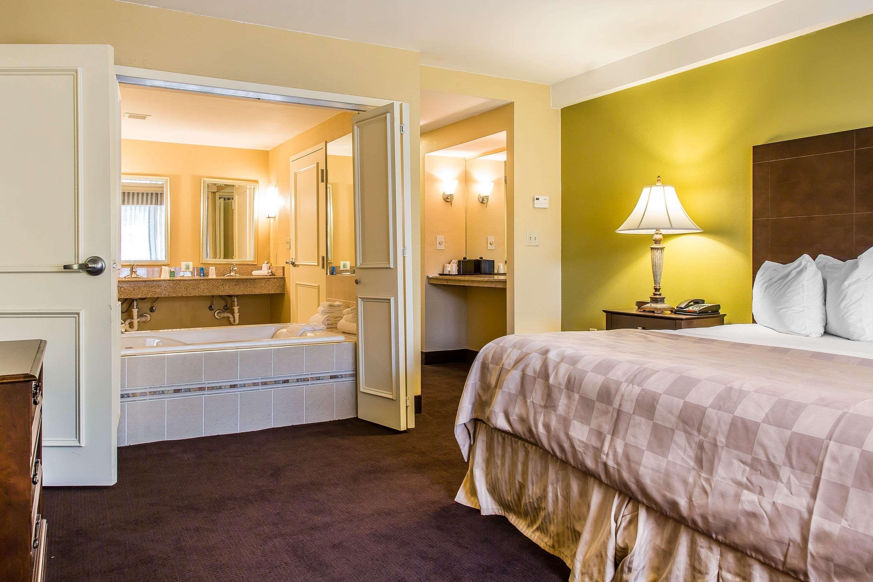 Clarion Hotel & Suites Hamden-New Haven Exteriér fotografie